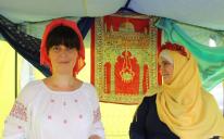 Стихийный флешмоб «Сфотографируйся с имамом» в День Независимости в Запорожье