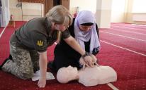 Військові парамедики навчали мусульманок навичок надання першої долікарської допомоги