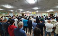 Такбір лунає від Донбасу до Буковини: українські мусульмани зустріли Курбан-байрам 