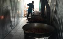 Откуда берется ифтар: знакомство с человеком, готовящим еду на 800 прихожан ИКЦ