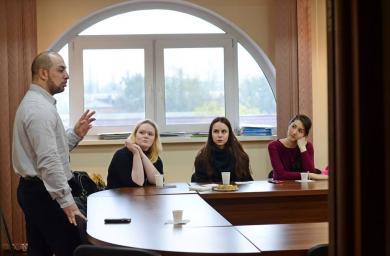 «Я й не знала, що маю стільки стереотипів про Іслам»: релігієзнавці університету Драгоманова в ІКЦ Києва