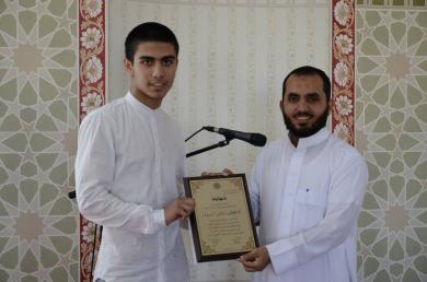 С нового листа: студент закрытого Медресе Хафизов все-таки выучил Коран наизусть