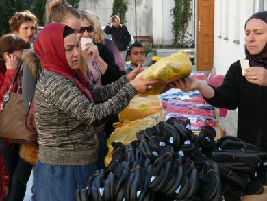 Посібники, конкурси і подарунки на радість підопічним сиротам асоціації