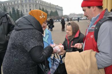 «Нагодуй бідного»: харківські мусульмани зігріли знедолених гарячими обідами