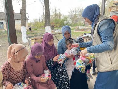 Ліга мусульманок України спільно з КМУ відвідала малозабезпечені переселенські родини
