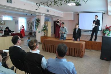  the Women’s Public Organization “Nur” engaging Crimean artists to collecting money for orphans