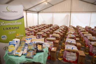 Ramadan-2019: Grocery packs from German Muslimehelfen for Ukrainian Brothers and Sisters in Faith