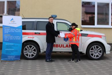 Конгрес передав парамедикам автомобілі для медичної допомоги