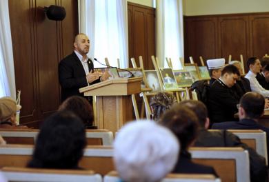 Searching for “Extremist”? He’s Busy Moderating Forum on Interfaith Cohesion!