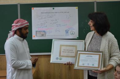 Arabic in 5 minutes, mehendi, and calligraphy: Kharkiv ICC’s activists visited school 