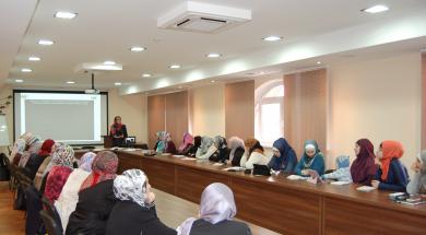 25 активисток женских отделов ВАОО «Альраид» из разных городов Украины, а также гостьи из Кишинева, постигали искусство коммуникации.
