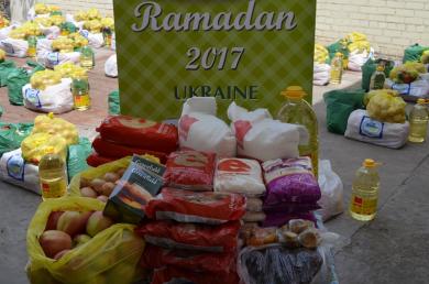  продуктовые наборы для бедных в месяц Рамадан