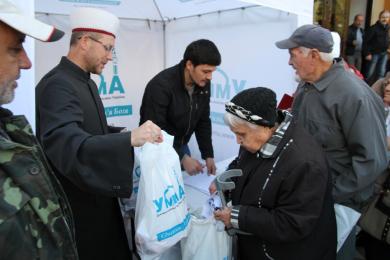 Понад 7 тонн м'яса роздали нужденним Ісламські центри «Альраід» під час святкування Курбан-Байрам