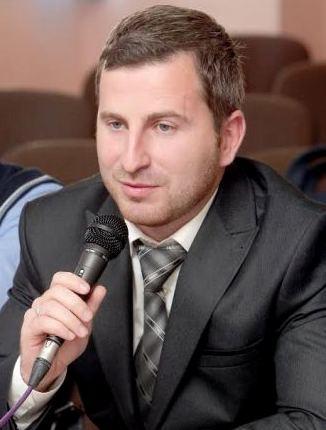 Глава молодежной организации «Эмель» Муслим Дервишев подвел итоги деятельности организации за 2013 год