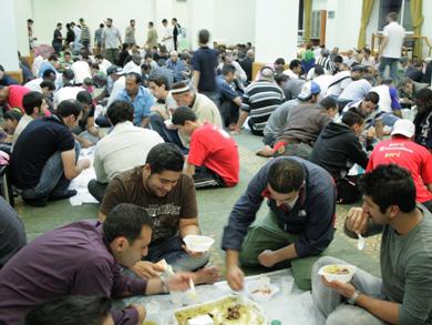 المراكز الإسلامية وجمعيات "الرائد" تتم استعداداتها لاستقبال شهر رمضان المبارك 1433هـ
