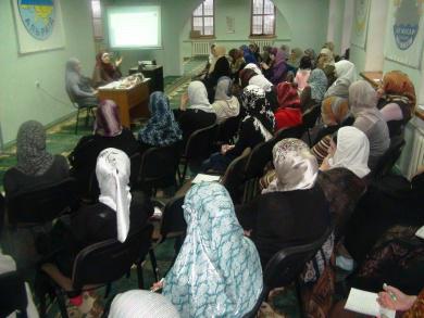 AUASO "Alraid" holds Seminar for Active Workers of Female Organizations