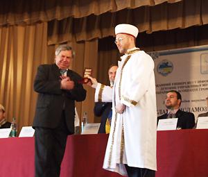 Representatives of RAMU "Ummah" and AUASO "Alraid" awarded for Contribution to Development of Ukrainian State Representatives of RAMU "Ummah" and AUASO "Alraid" awarded for Contribution to Development of Ukrainian State
