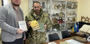 Ісламський культурний центр Львова передав літературу капелану прикордонної служби