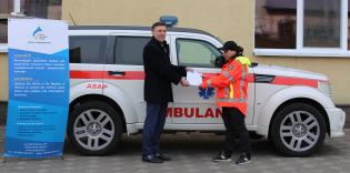 Конгрес передав парамедикам автомобілі для медичної допомоги