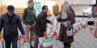 Low-income families received aid in Ramadan
