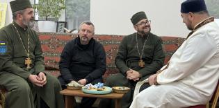 ІКЦ «Аль-Масар» передав 130 подарункових наборів для дітей загиблих захисників