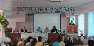 Crimean Muslims Search for Inspiration in Examples of Women Mentioned in the Quran