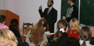 Opening a school to teach Arabic for Ukrainian