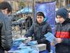 مسلمو كييف يأخذون كتبا ومنشورات لتوزيعها على غير المسلمين